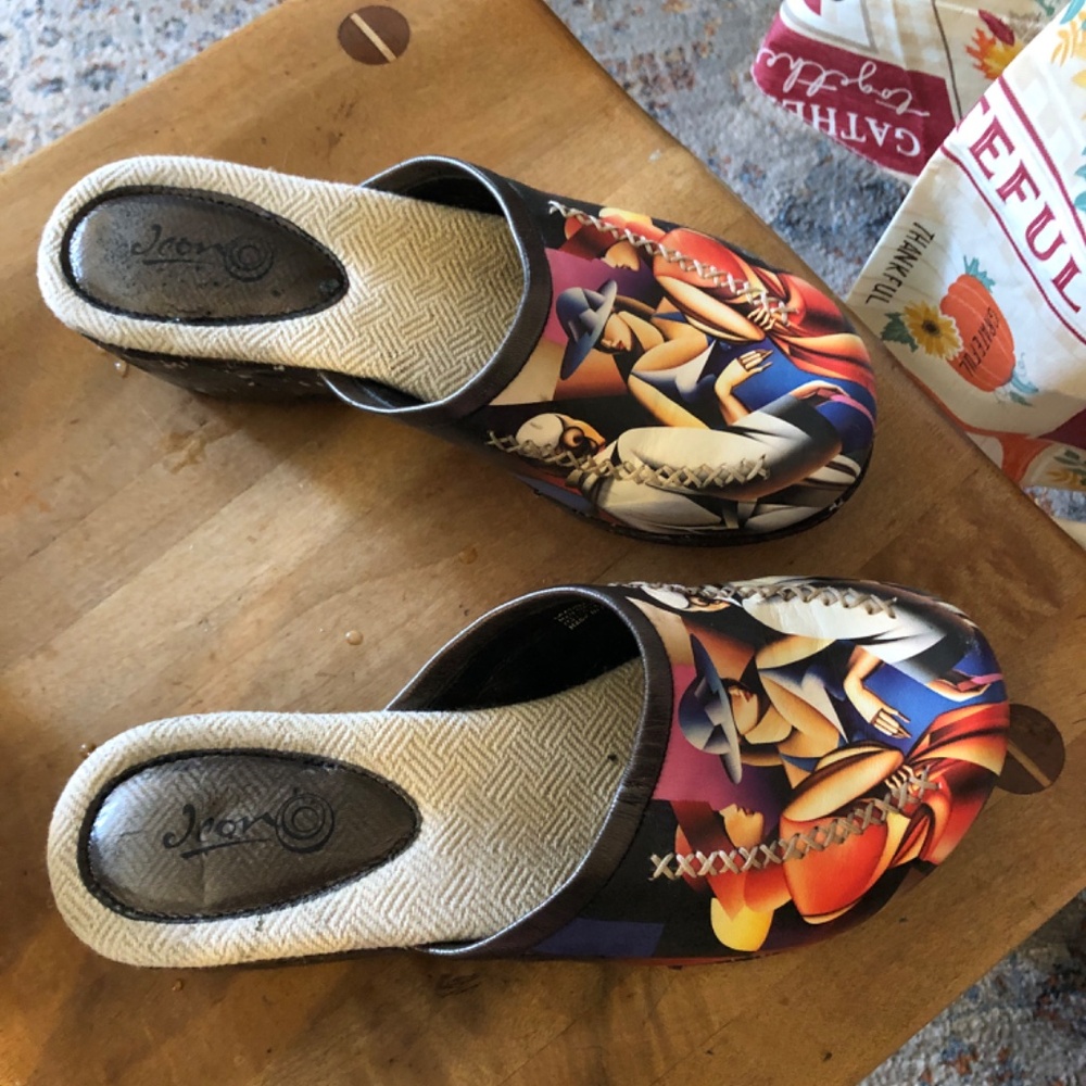 Clogs - Picture 3 of 3